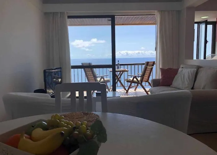 Cliff View Iii - Sea View + Pool + Wifi Διαμέρισμα