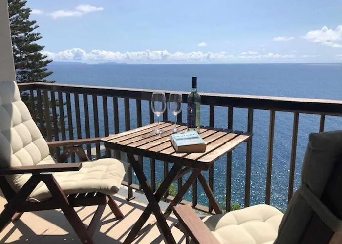 Cliff View Iii - Sea View + Pool + Wifi Διαμέρισμα