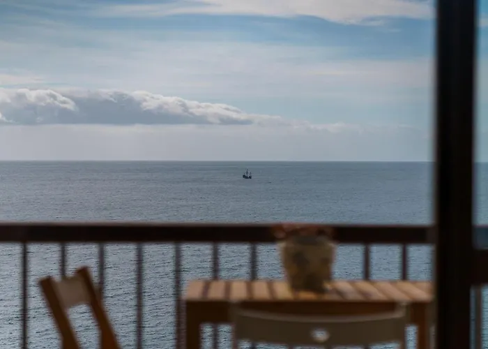 Cliff View Iii - Sea View + Pool + Wifi Apartament Funchal (Madeira)