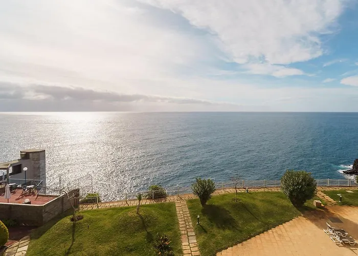 Cliff View Iii - Sea View + Pool + Wifi * Funchal (Madeira)