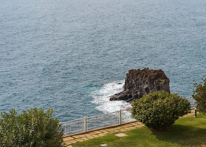 Cliff View Iii - Sea View + Pool + Wifi Apartament Funchal (Madeira)