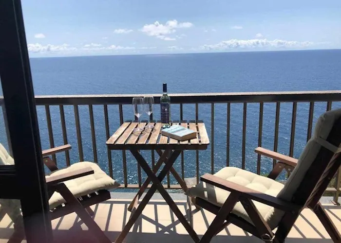 Cliff View Iii - Sea View + Pool + Wifi 아파트 *